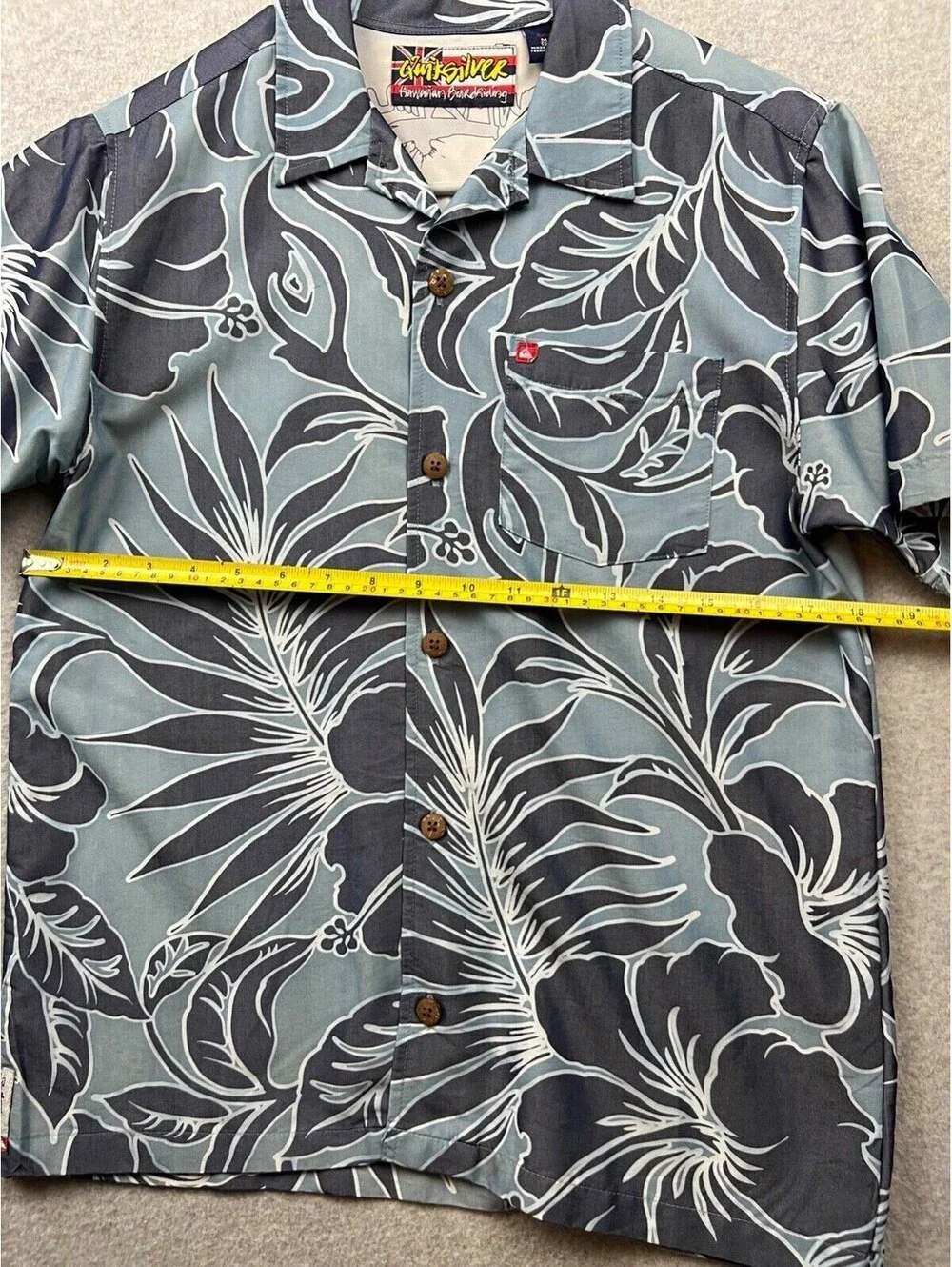 Quicksilver Hawaiian Button up Boys M 12/14 Short SleeveVaca Travel Summer